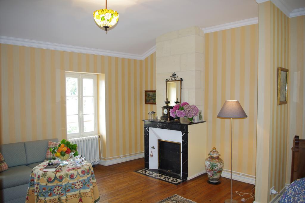 Hotel Domaine Mongiron Nérigean Habitación foto